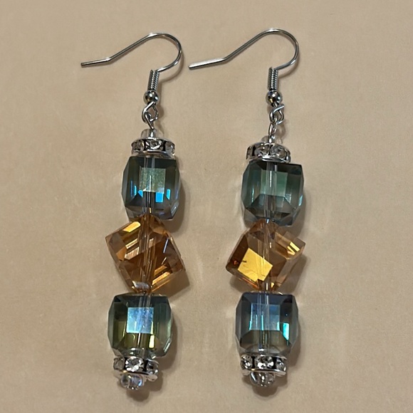 Handmade 💚 Green and Gold Faceted Beaded Rondelle Earrings - Picture 3 of 3